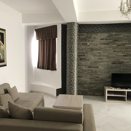 Hotel Imperial Улцинь Экстерьер фото