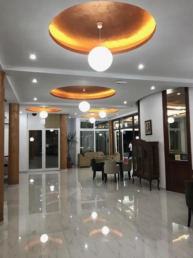 Hotel Imperial Улцинь Экстерьер фото