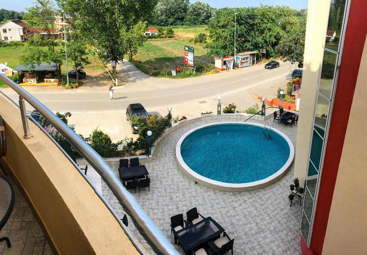 Hotel Imperial Улцинь Экстерьер фото