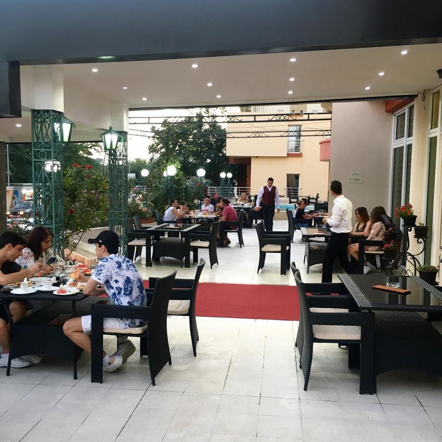 Hotel Imperial Улцинь Экстерьер фото